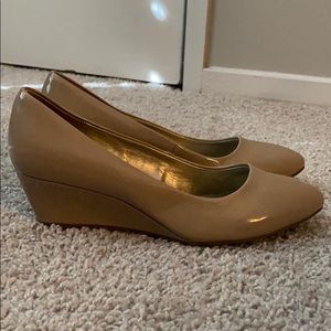 Bandolino Nude Wedges